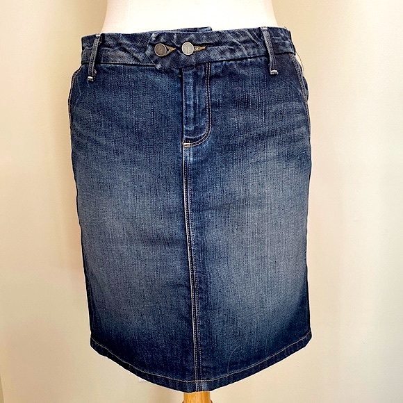 Paige Norton Premium Denim Dark Wash Embroidered Pockets Preppy Jean Skirt SZ 30 - Picture 1 of 15